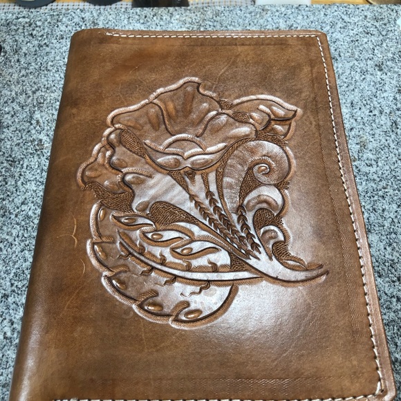 Mini and regular padfolio hand tooled - Picture 4 of 6